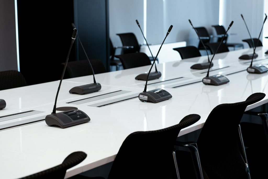 Làm như thế nào để tối ưu âm thanh trong hệ thống hội thảo?